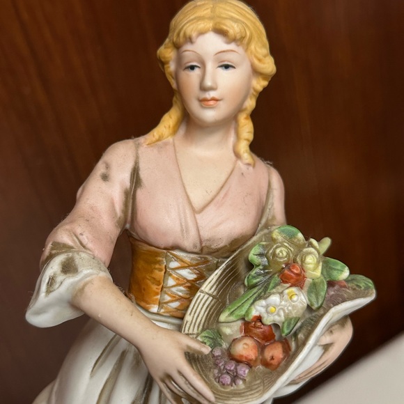 Vintage Homco Porcelain Large figurine Victorian Girl With Goose and fruits - Picture 6 of 13